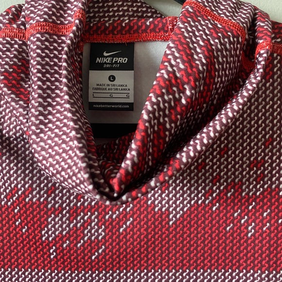 Nike Pull over Geometric turtleneck size Large - Picture 2 of 4